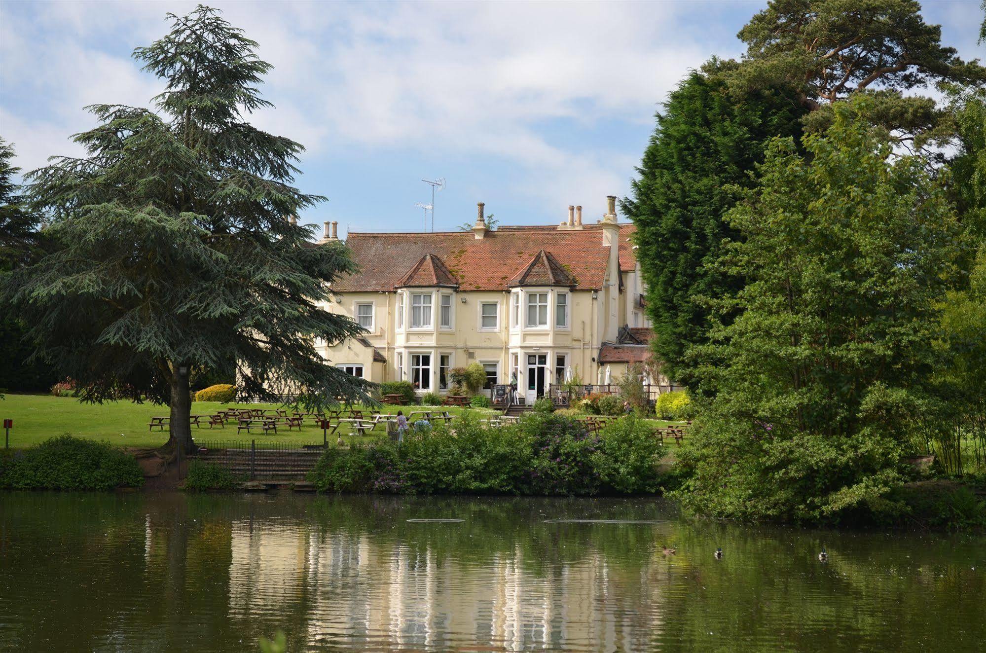 Worplesdon Place Hotel Guildford Ngoại thất bức ảnh